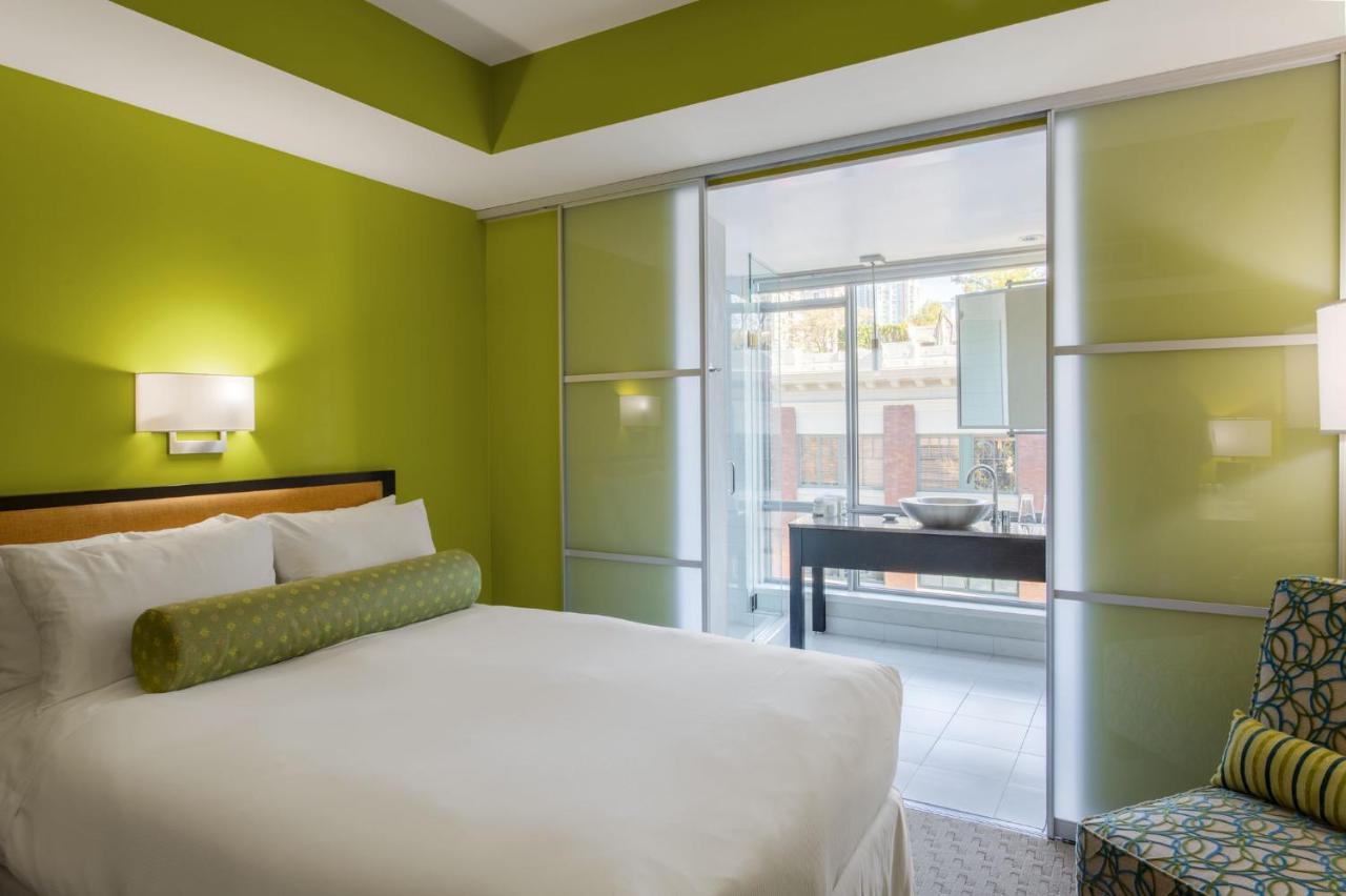 Opus Vancouver Luaran gambar