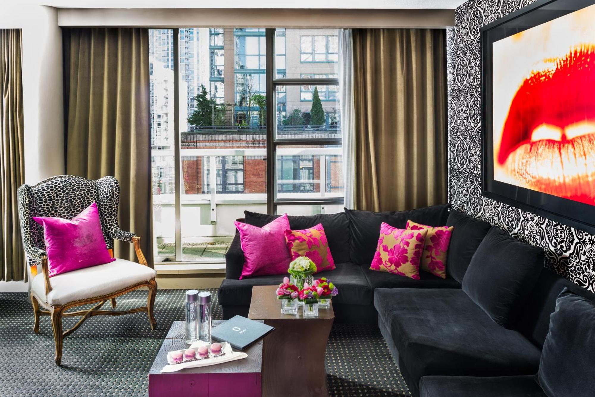 Opus Vancouver Luaran gambar