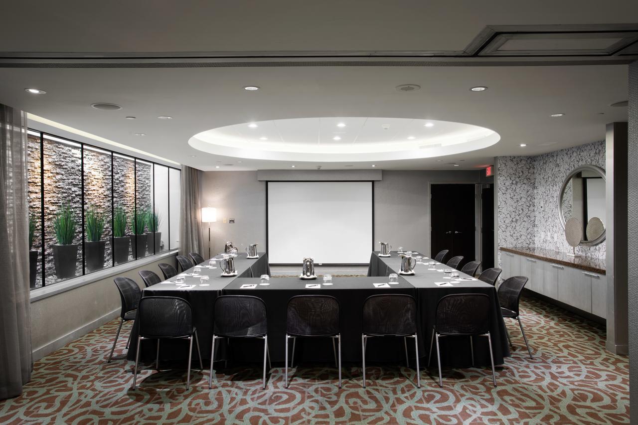 Opus Vancouver Luaran gambar